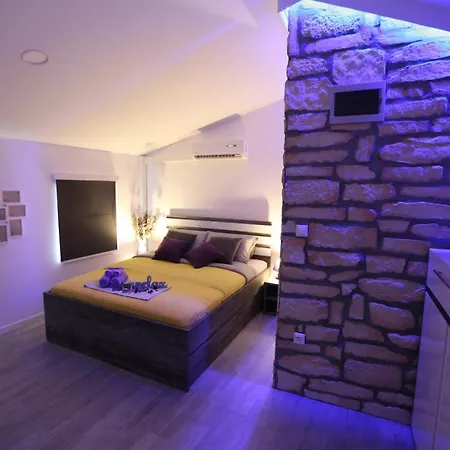 Timeless City Center Apartment